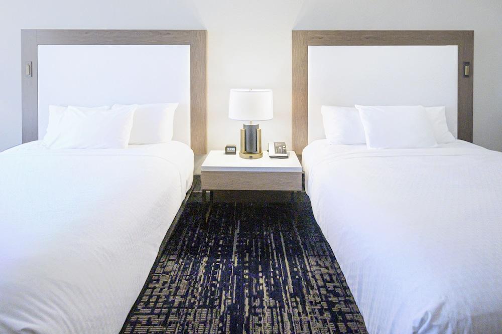 Sheraton Richmond Airport Hotel