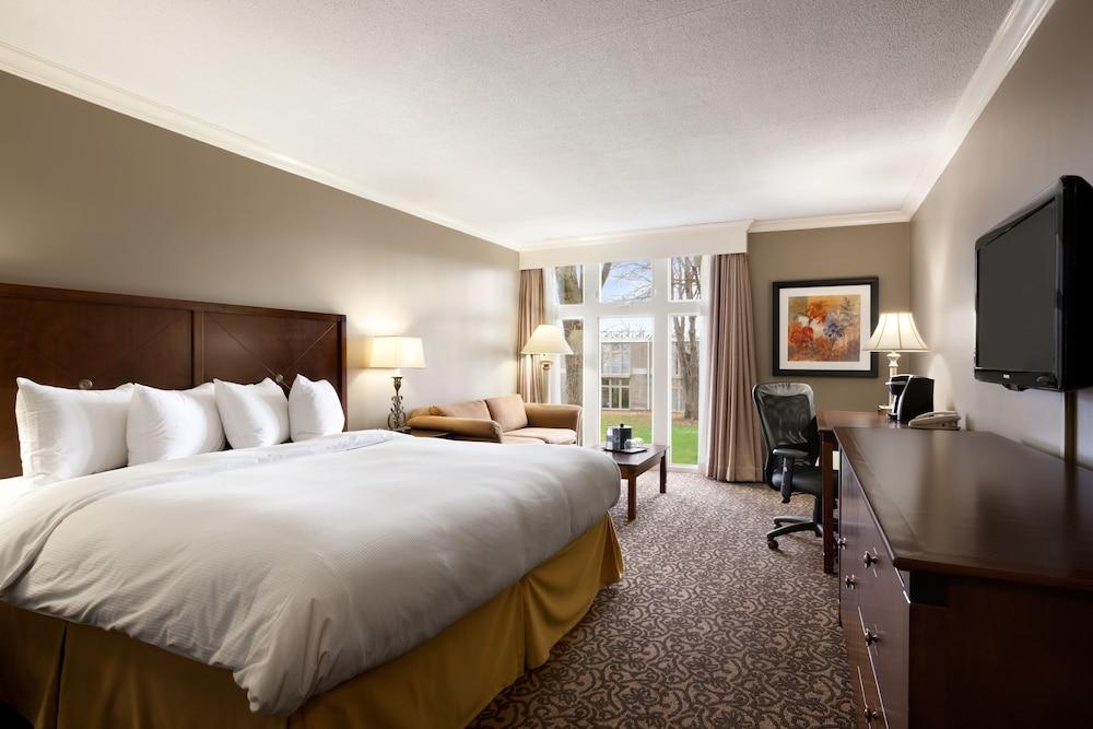 Ramada by Wyndham Cornwall