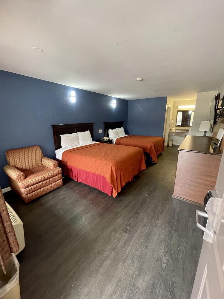 Key West Inn - Roanoke