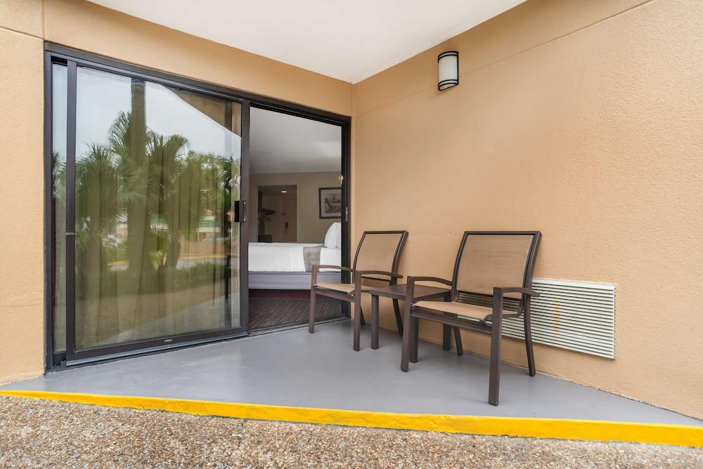 Best Western Oak Manor