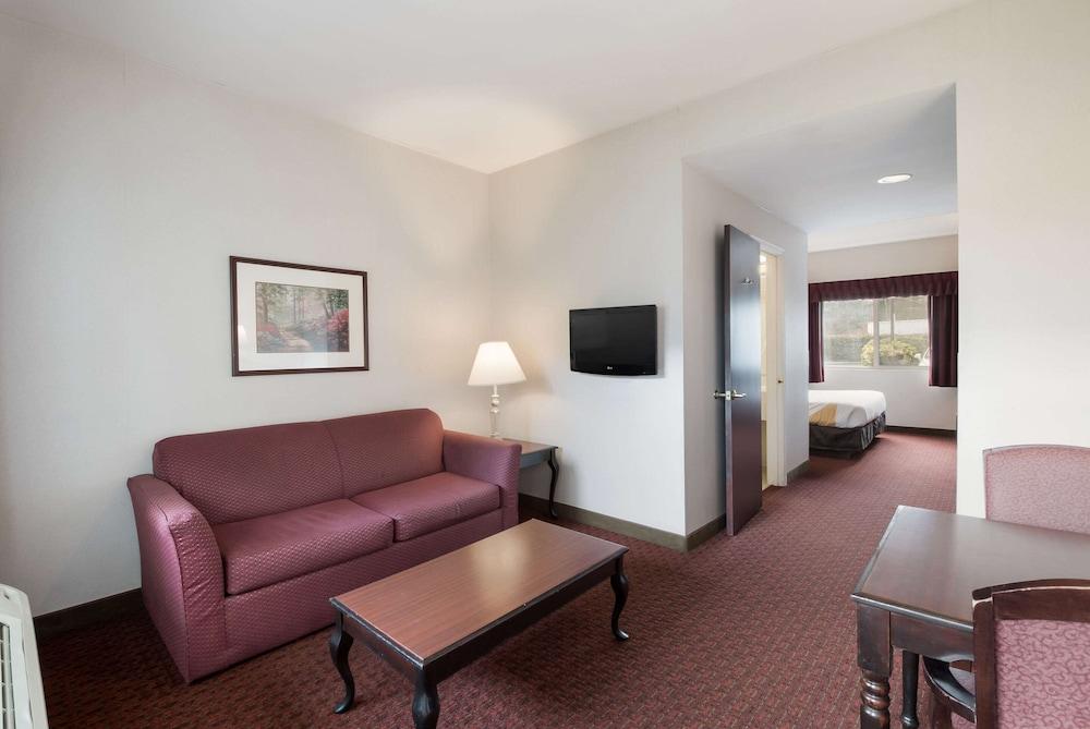 Quality Inn Grand Suites Bellingham