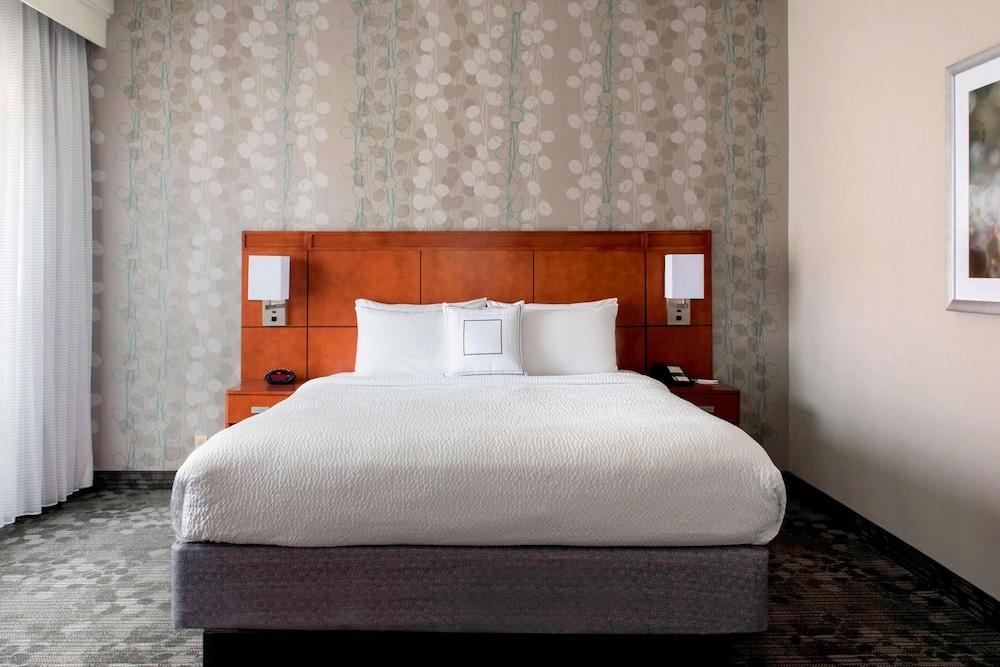 Sonesta Select Newport Middletown