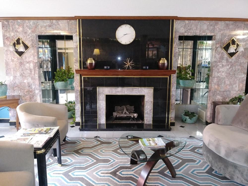 Bellevue Hotel & Suites