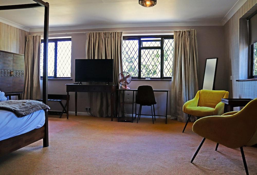 Shillingford Bridge Hotel