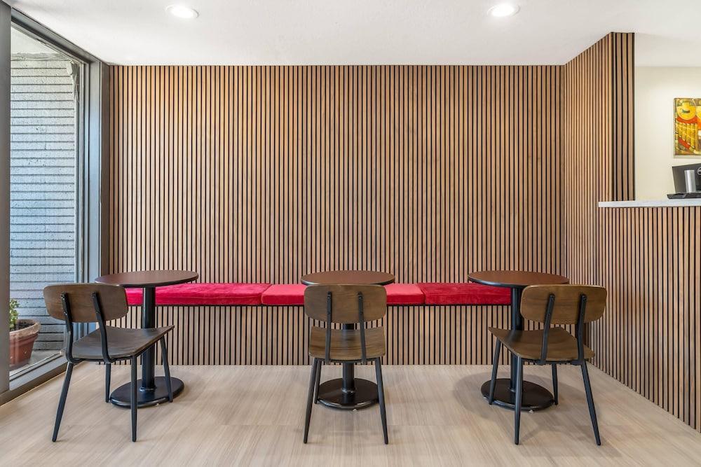 La Luna Inn, an Ascend Collection Hotel