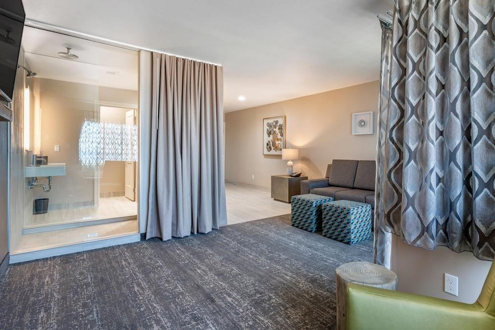 Lincoln Sands Oceanfront Resort, an Ascend Collection Hotel