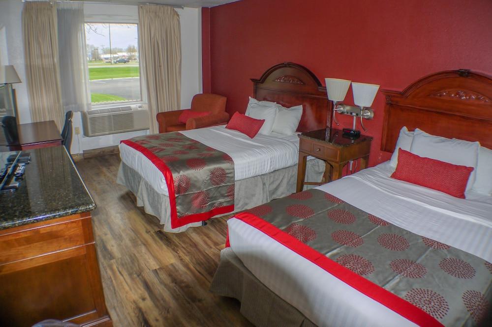 Ramada by Wyndham Albert Lea