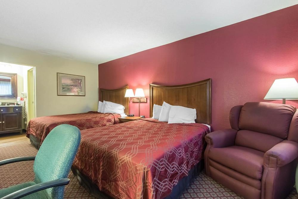 Econo Lodge Inn & Suites Joplin