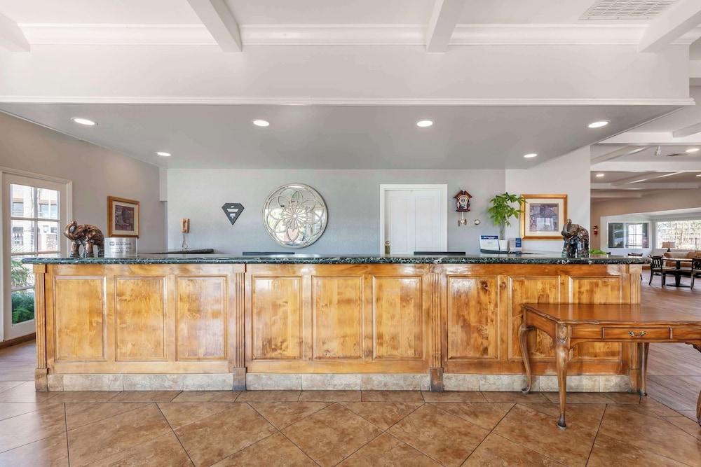 Best Western Plus Hill House