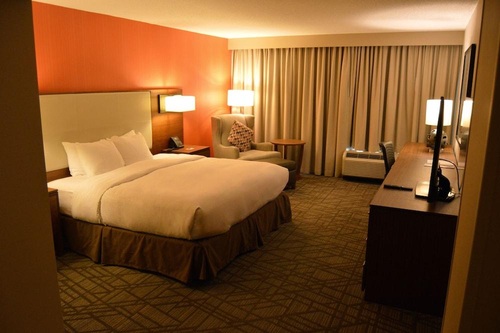 Hilton Knoxville Airport