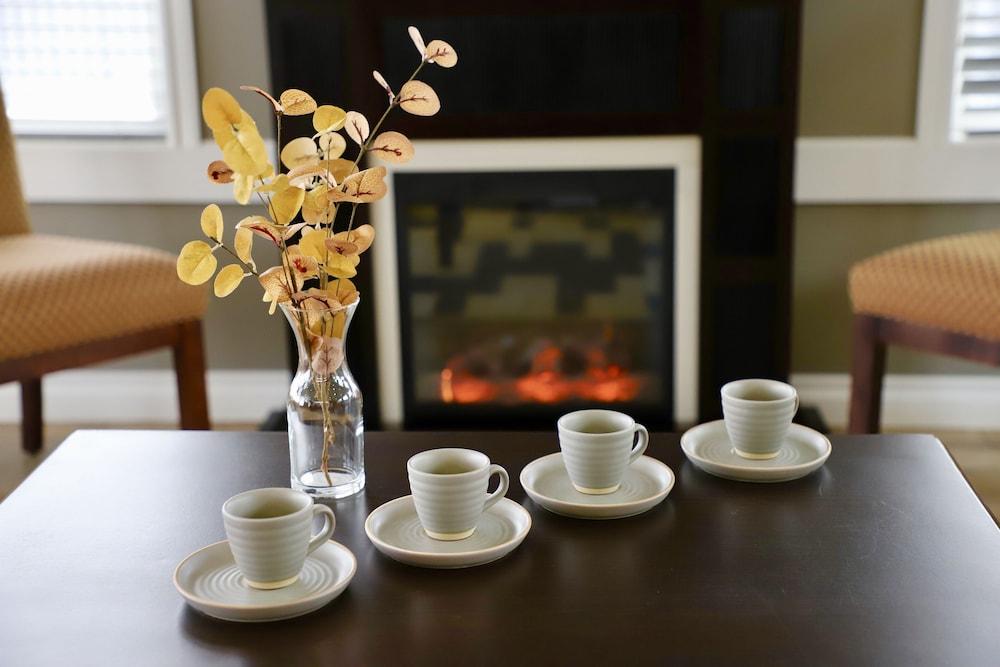 Travelodge by Wyndham Grande Prairie