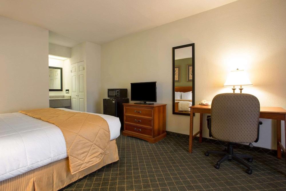 Clarion Inn & Suites Aiken South