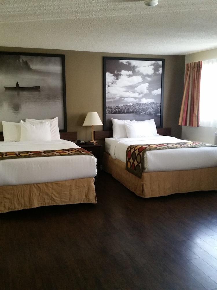 Super 8 by Wyndham Brockville