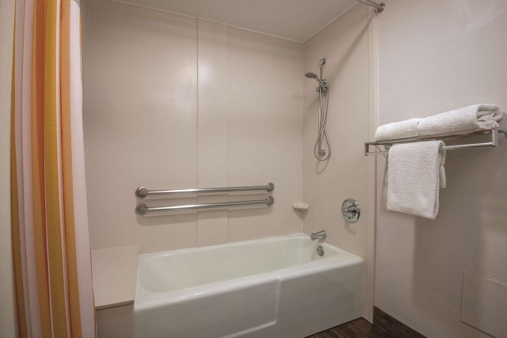 La Quinta Inn & Suites by Wyndham Silverthorne - Summit Co