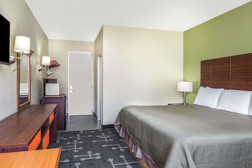 Howard Johnson by Wyndham Athens