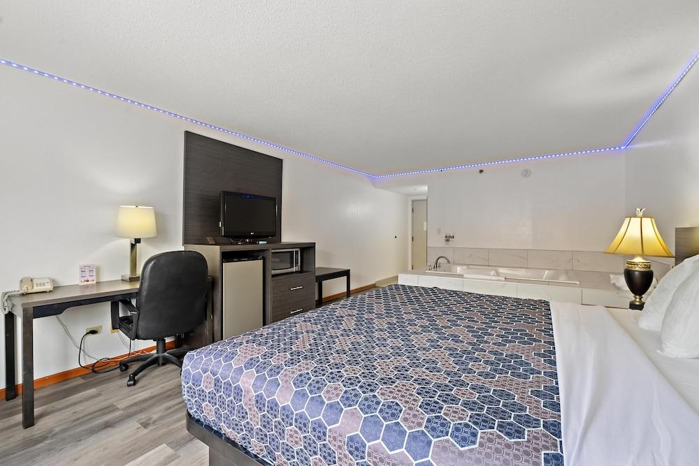 Chicago Club Inn & Suites