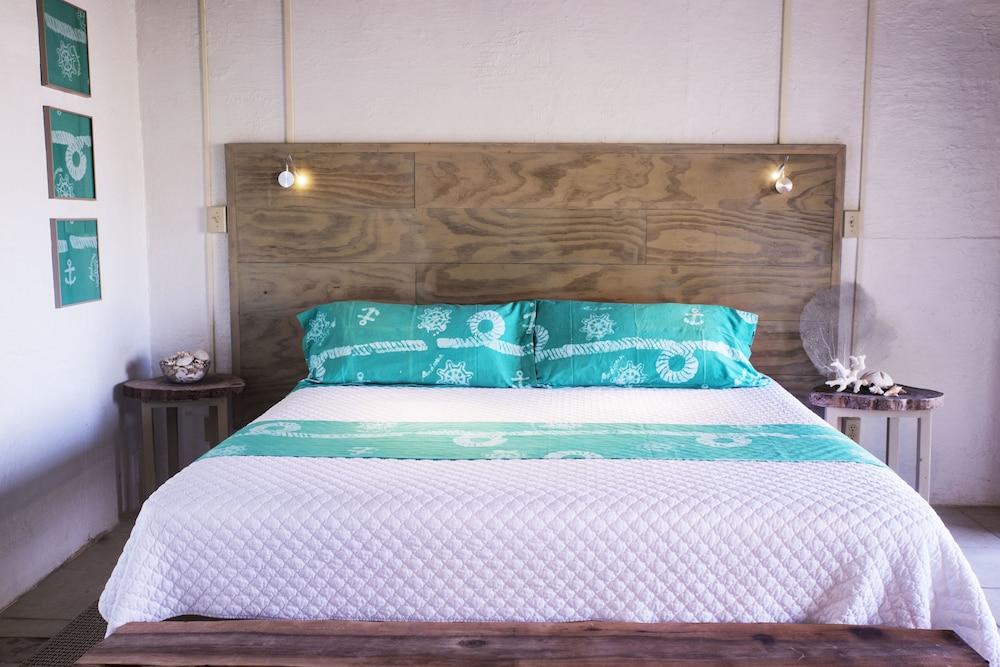 Small Hope Bay Lodge