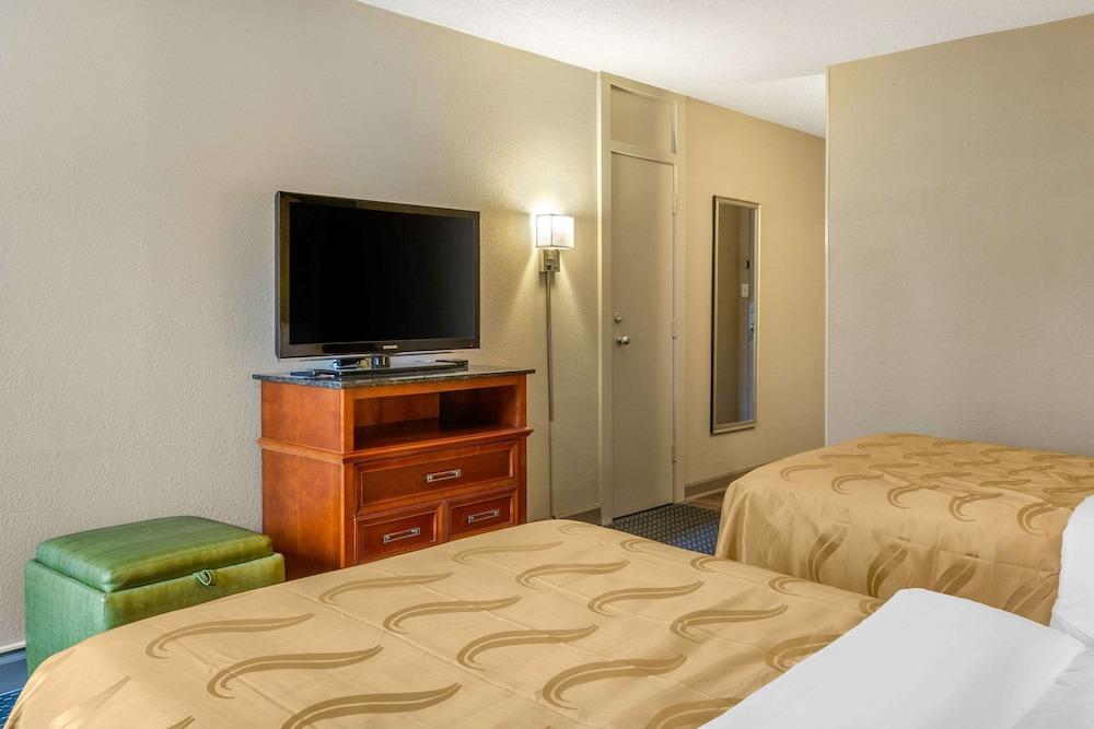 Quality Inn & Suites Apex - Holly Springs