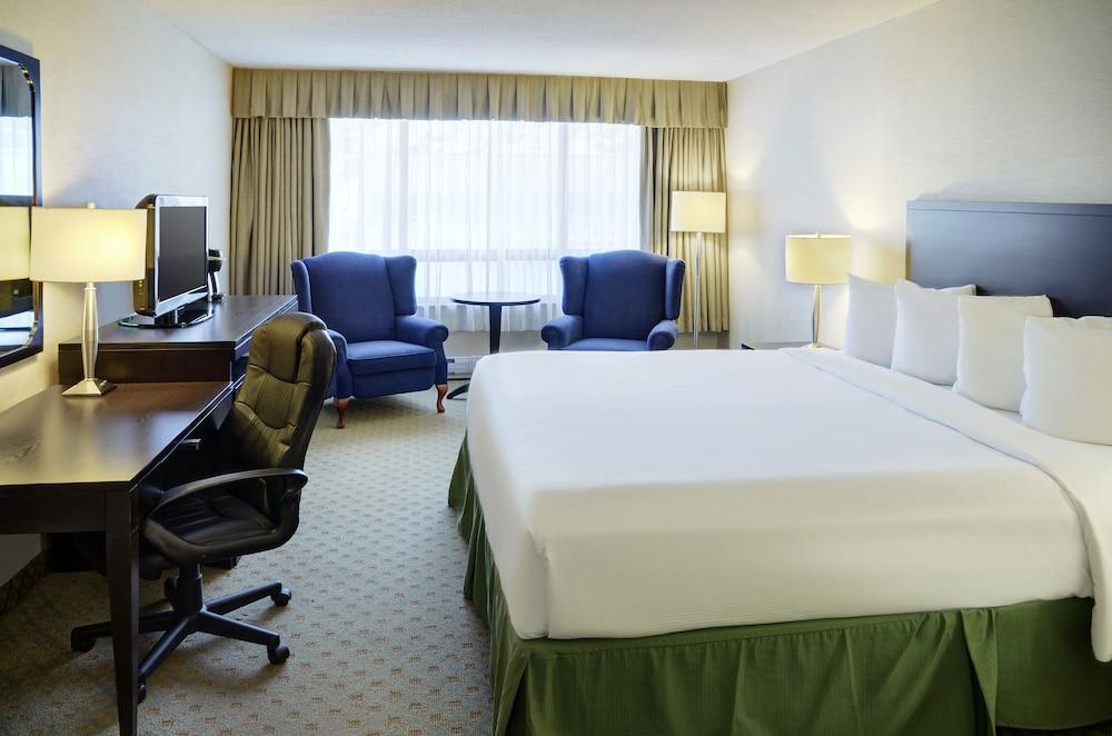 Greenwood Inn & Suites