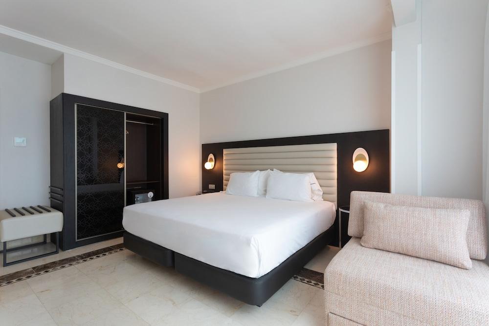 Eurostars Cristal Palace