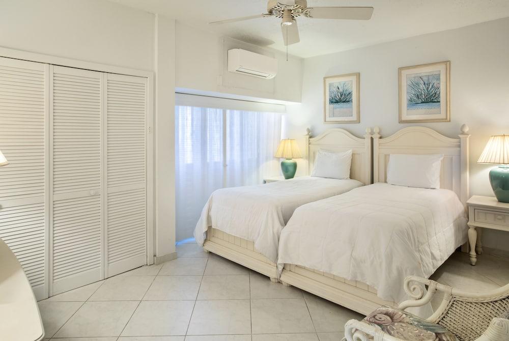 Secret Harbour Beach Resort