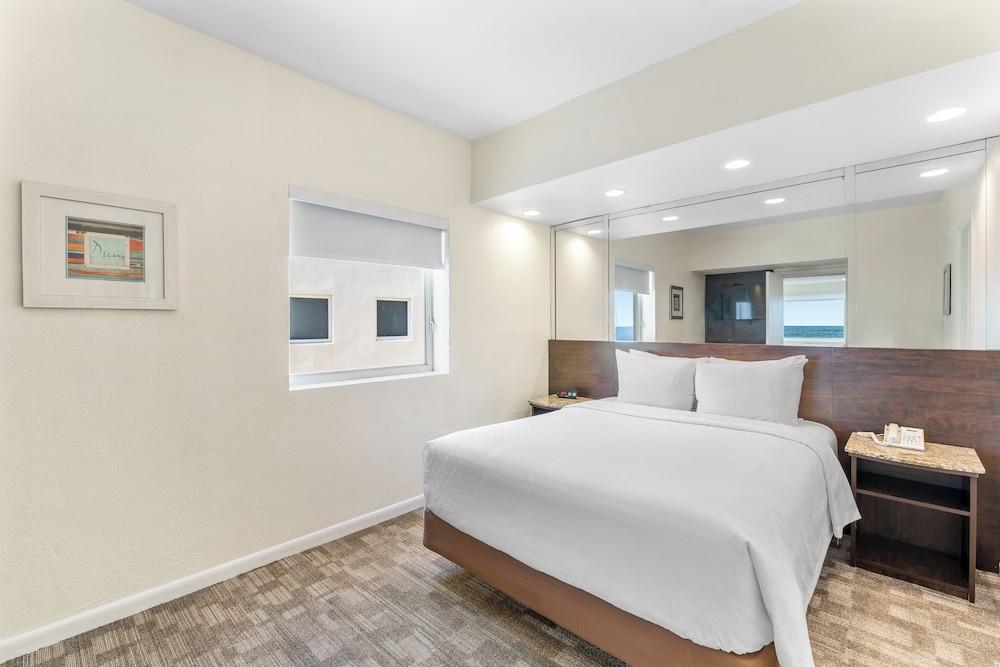 Crystal Beach Suites Miami Oceanfront Hotel