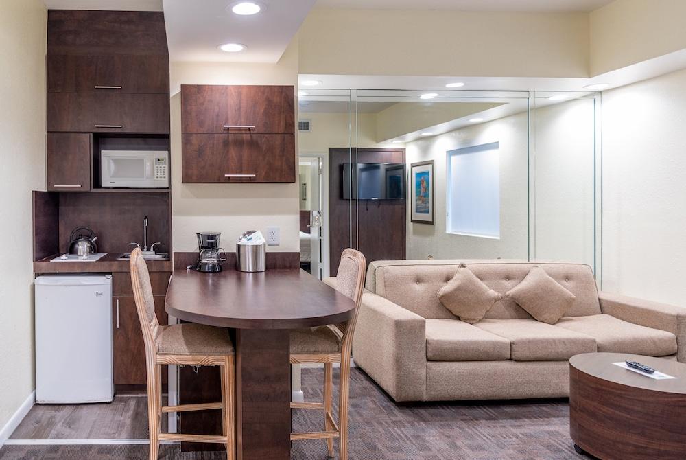 Crystal Beach Suites Miami Oceanfront Hotel