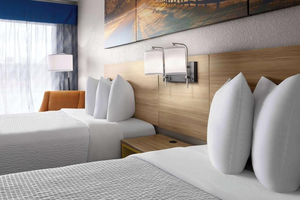 Days Inn by Wyndham Waycross