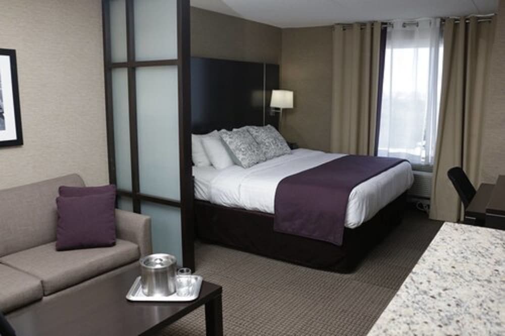 Quattro Hotel & Conf. Centre, an Ascend Collection Hotel