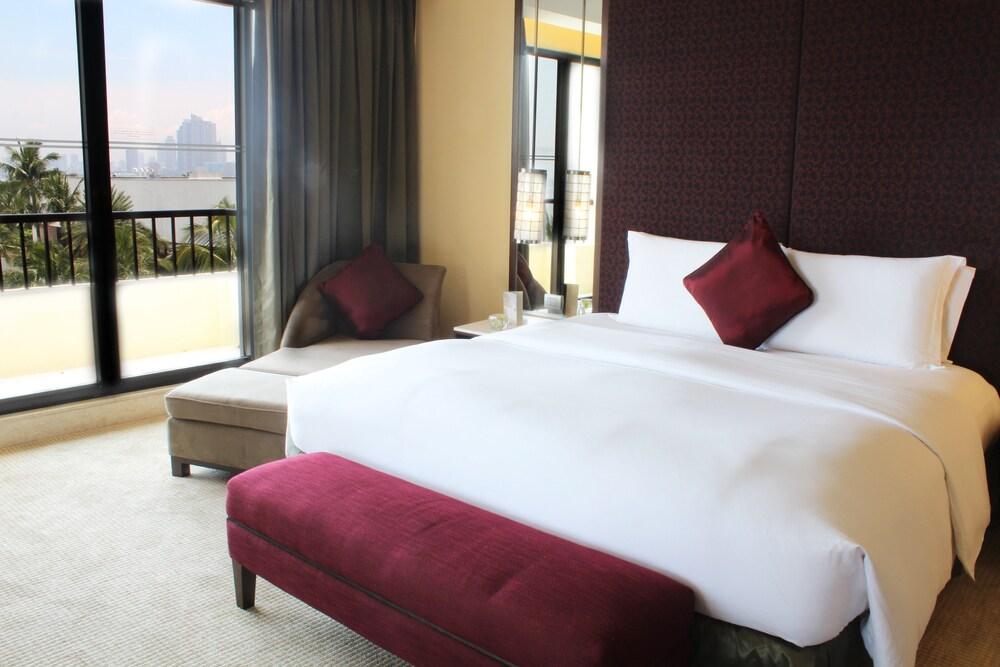 Sofitel Philippine Plaza Manila