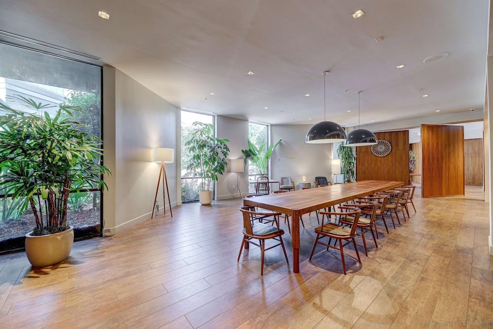 DoubleTree by Hilton Atlanta Windy Hill Ballpark