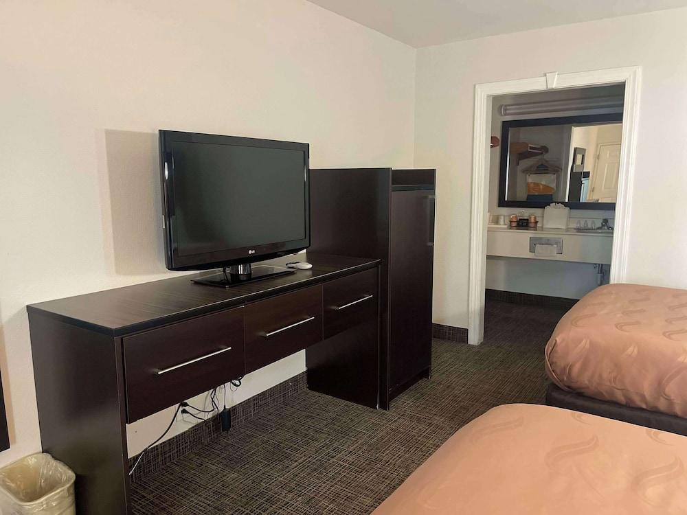 Quality Inn Dalton Central