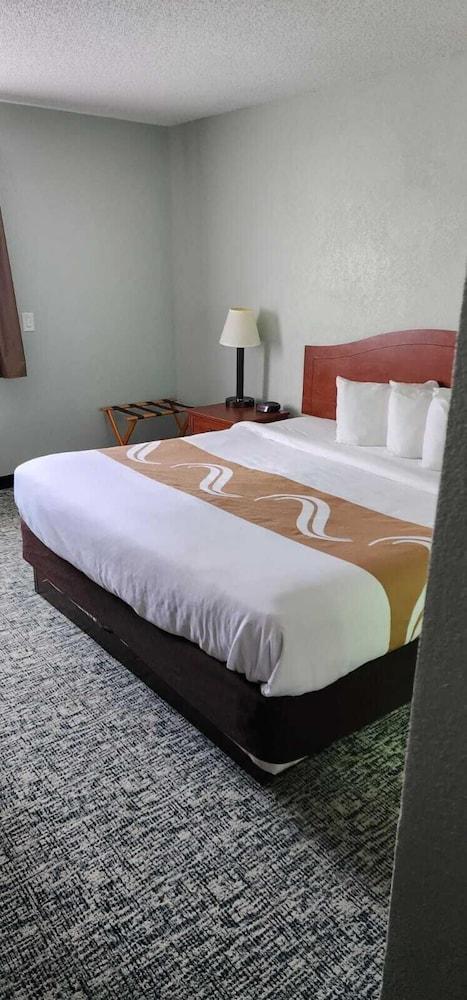 Travelodge by Wyndham Rapid City/Black Hills