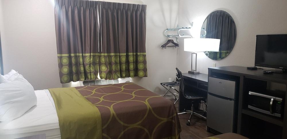 Super 8 by Wyndham Goodyear/Phoenix Area