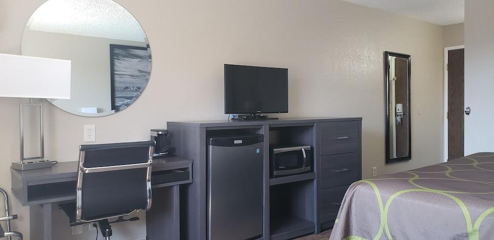 Super 8 by Wyndham Goodyear/Phoenix Area