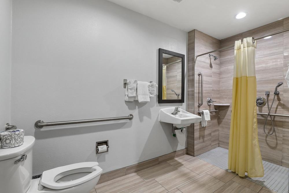 Motel 6 Escondido, CA