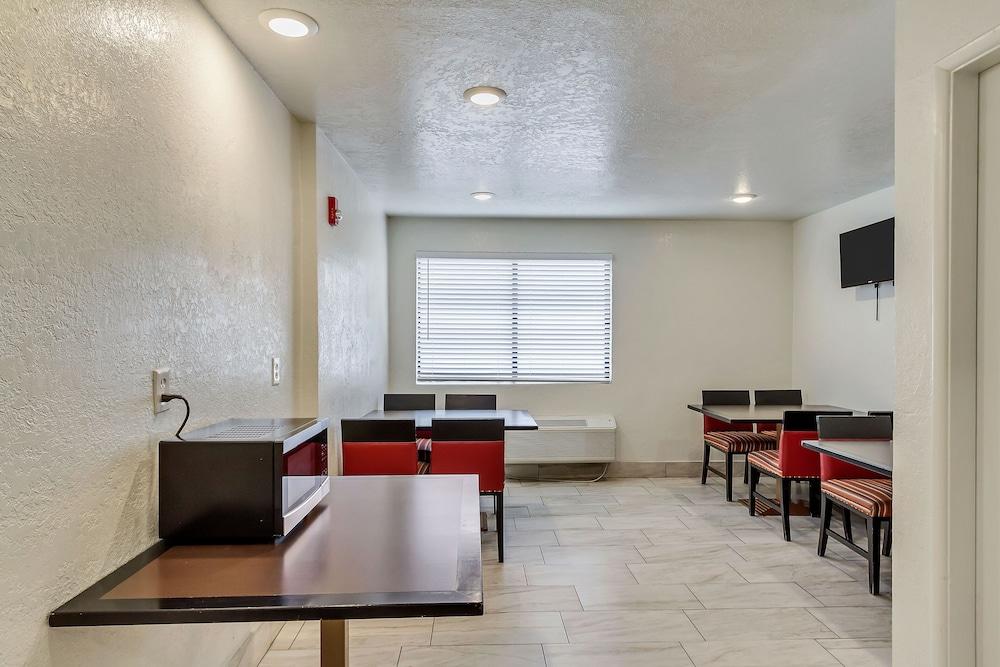 Motel 6 Ogden, UT- Downtown