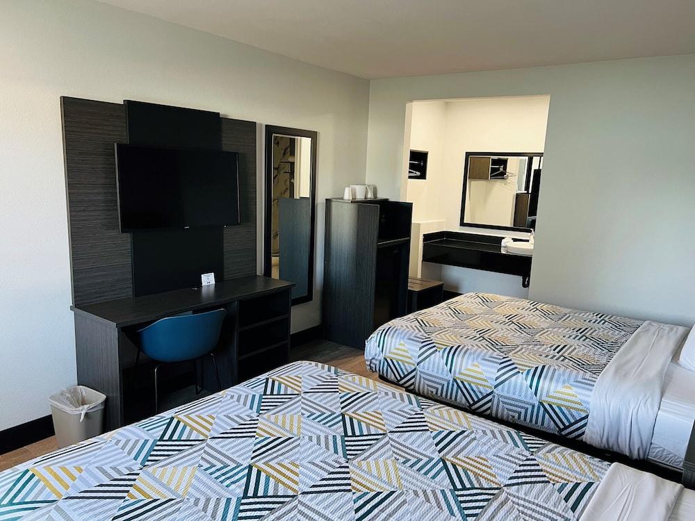 Motel 6 Eureka, CA – Redwood Coast