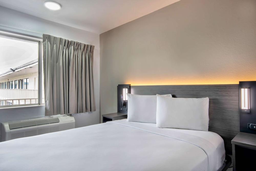 Motel 6 Austin, TX - North