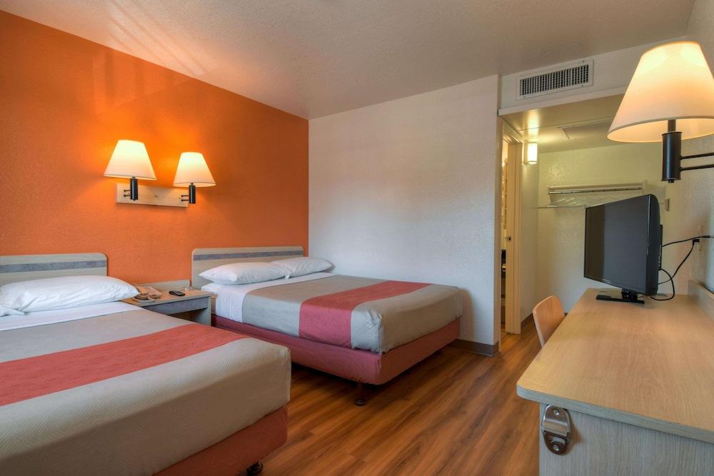 Motel 6 Riverside West - Jurupa Valley