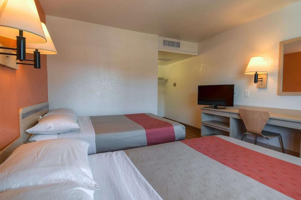 Motel 6 Riverside West - Jurupa Valley