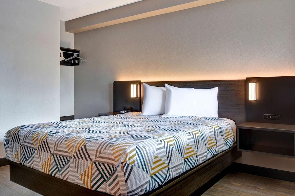 Studio 6 Jacksonville, FL - Baymeadows