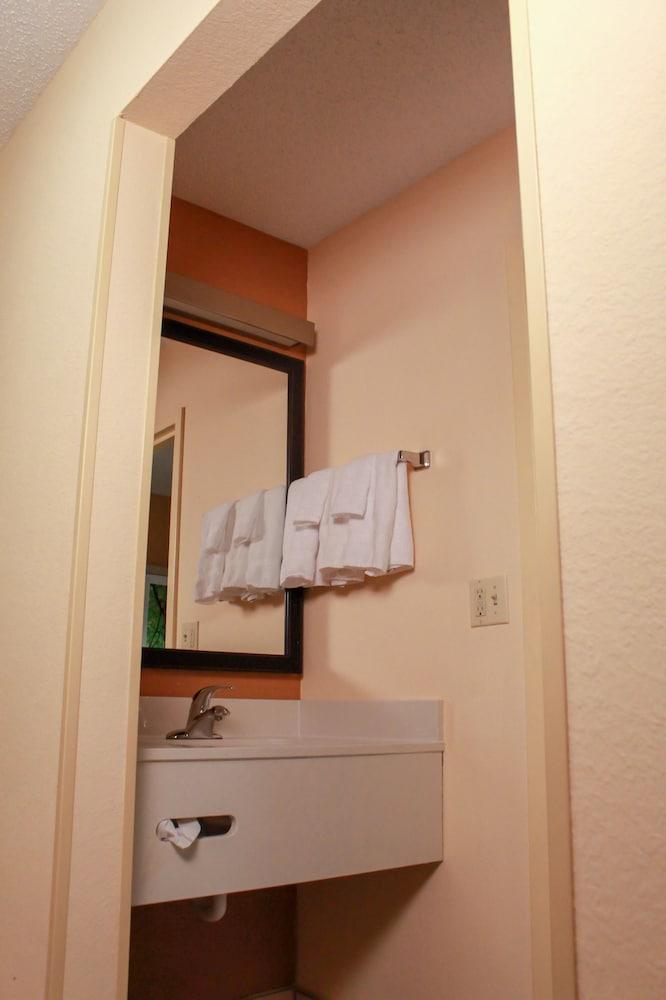 Fairfield by Marriott Kalamazoo West