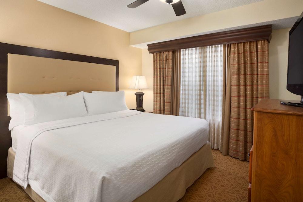 Homewood Suites Dallas/Park Central