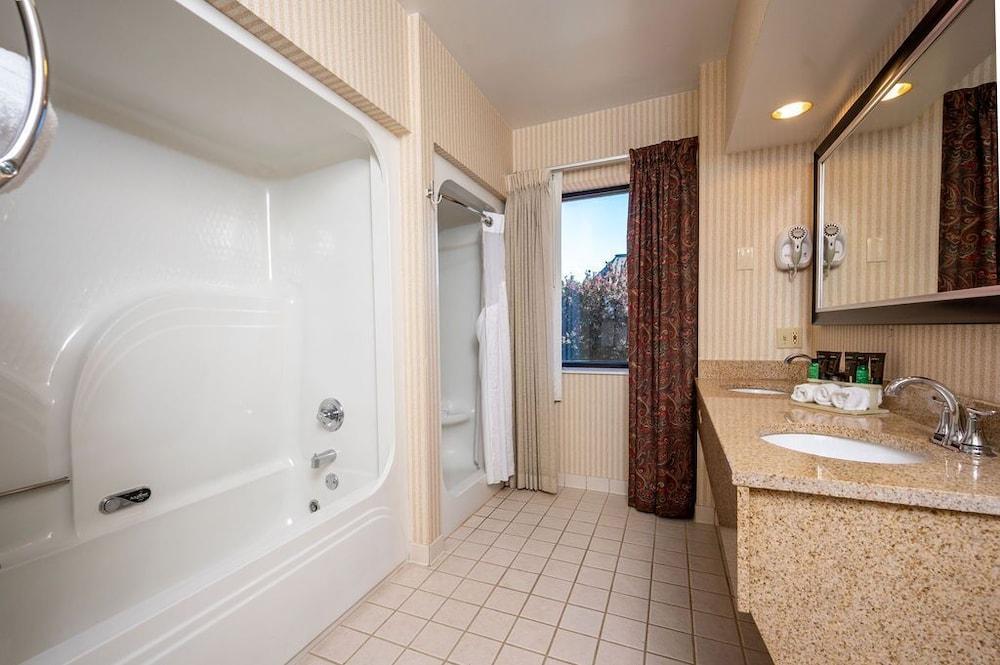 Wingate by Wyndham Mentor OH