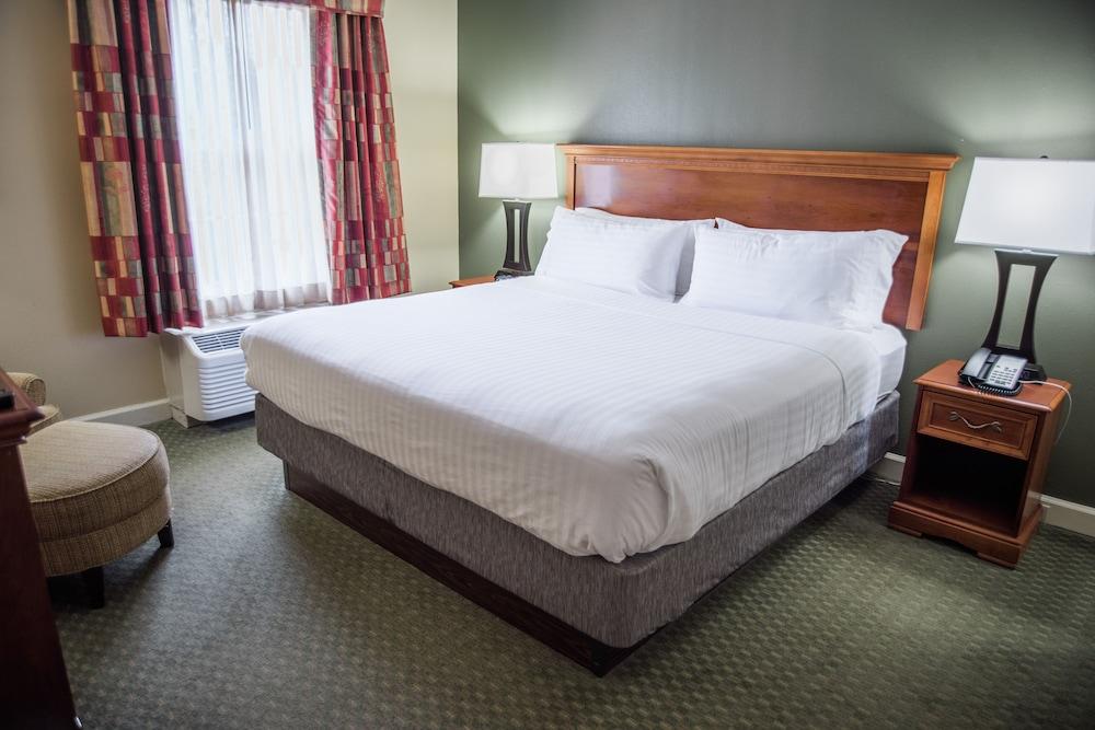 Holiday Inn Express Hotel & Suites Conover (Hickory Area) by IHG