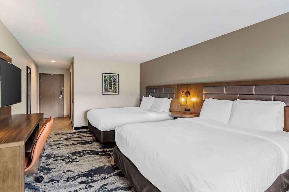 Best Western Plus Bourbonnais Hotel & Suites