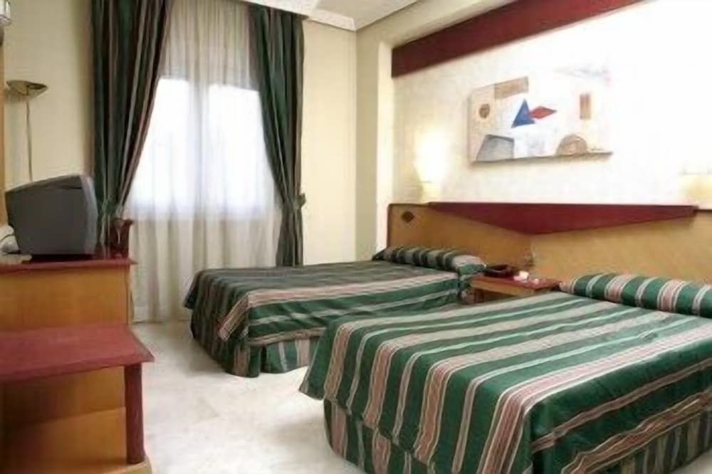 Insignia Hotel Del Val