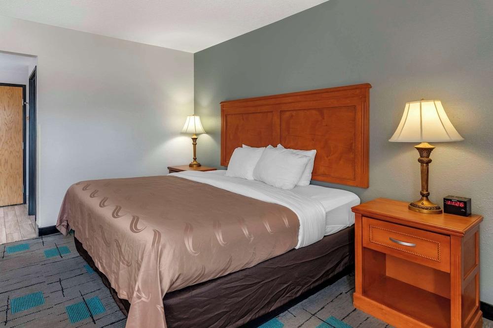 Quality Inn & Suites Chattanooga West near Lookout Mountain