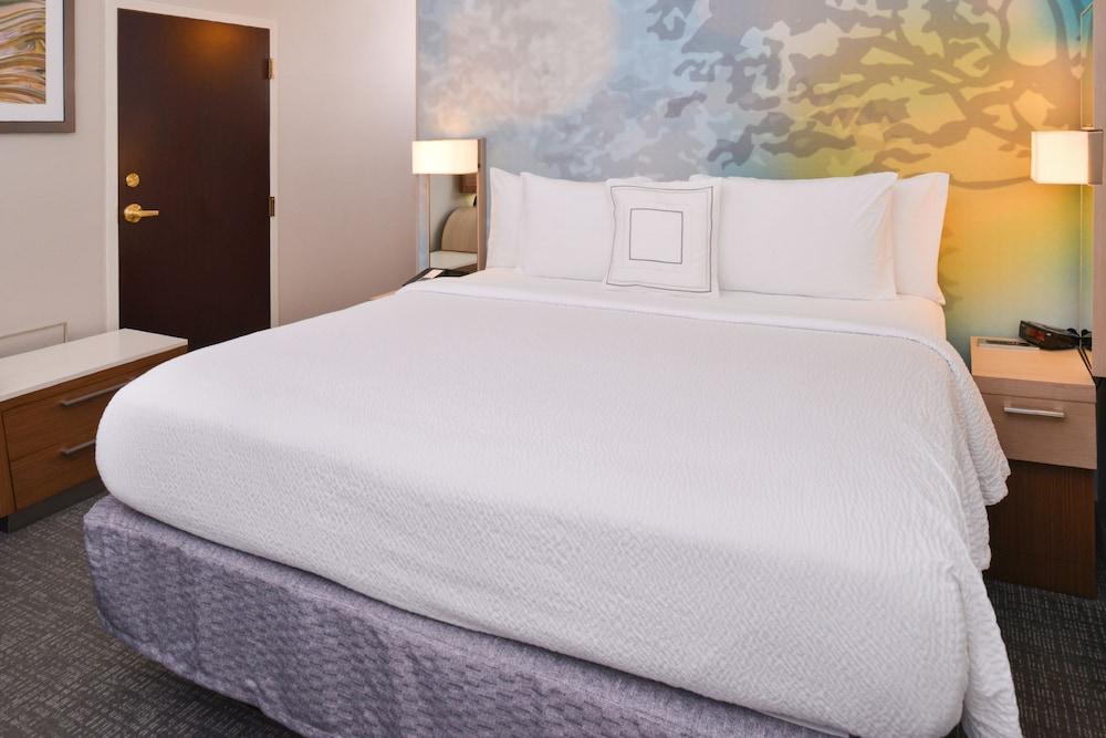 Courtyard by Marriott Beaumont